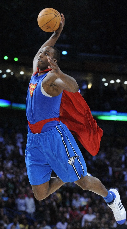 解析国米中场名将，球迷怒斥到莱万为他点赞，双刃剑用好能成惊喜（国米中场名将深度解读：从遭球迷怒喷到获莱万点赞，善用这把双刃剑或带来惊喜）