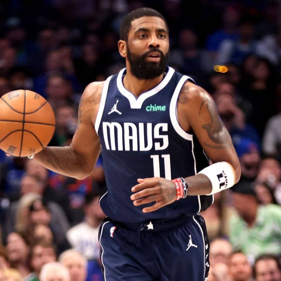 时隔34年维京队再夺挪超冠军，球迷冲入球场内疯狂庆祝（维京队暌违34年重夺挪超桂冠，球迷涌入球场狂欢）