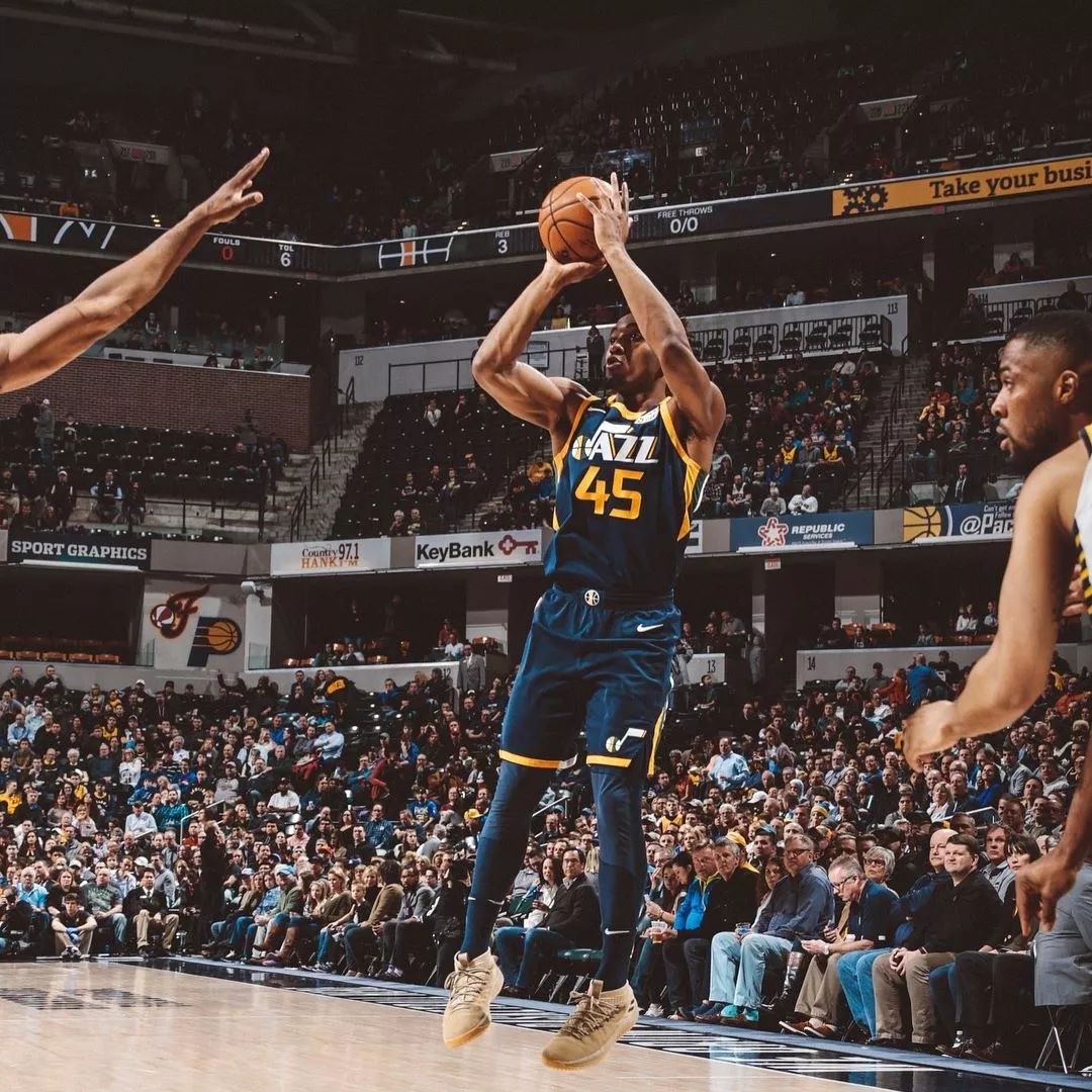 西班牙U21队11月大名单：莫斯克拉领衔，贡萨洛、吉乌在列（西班牙U21十一月征召名单：莫斯克拉领军，贡萨洛与吉乌入选）