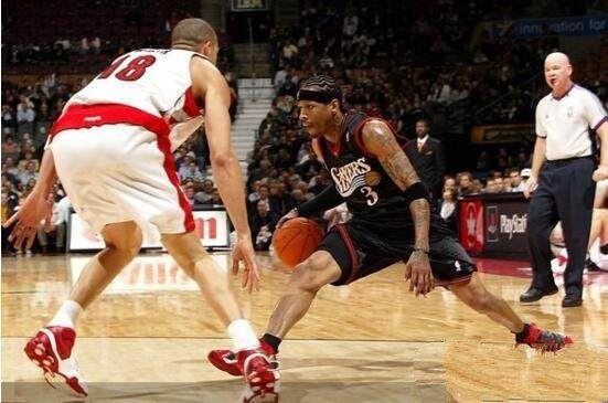 发挥出色！兰德尔18中9贡献28分9板，个人近7场最高分（状态火热！兰德尔18投9中砍下28分9板，刷新近7场个人新高）