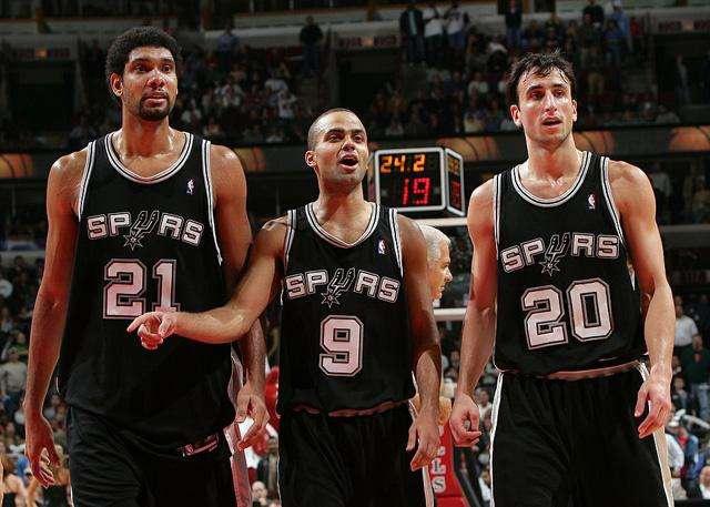 詹姆斯超越勒布朗！詹皇29分刷新球员第23个赛季得分新高（詹姆斯再超越自己！29分创第23季单场得分新高）